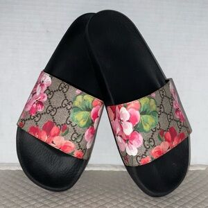 WOMENS GUCCI PURSUIT SLIDES SIZE 39 PREOWNED